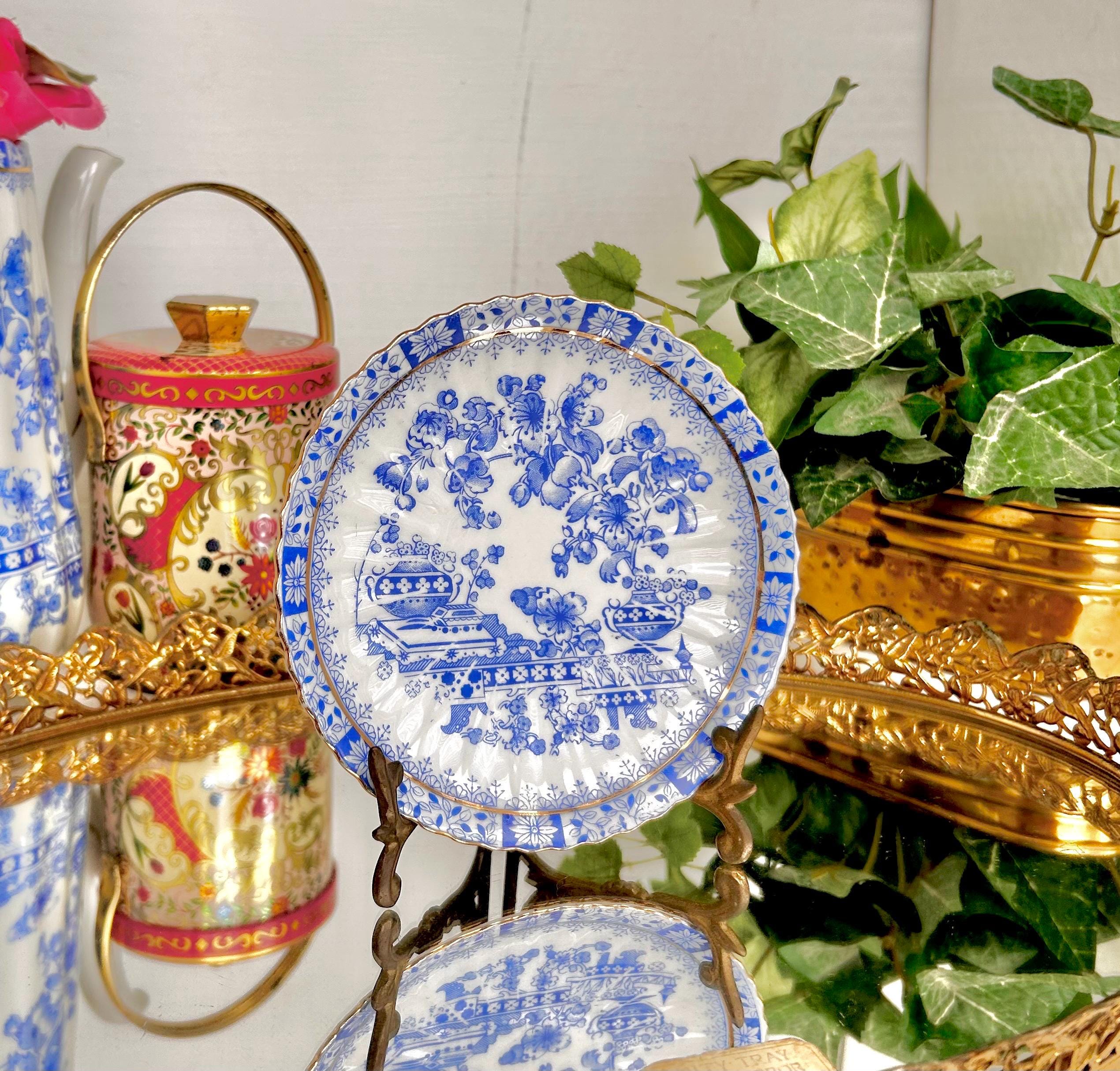 Vintage China-Blau Tea Set: Blue & White Bavarian China - Gilt Trim