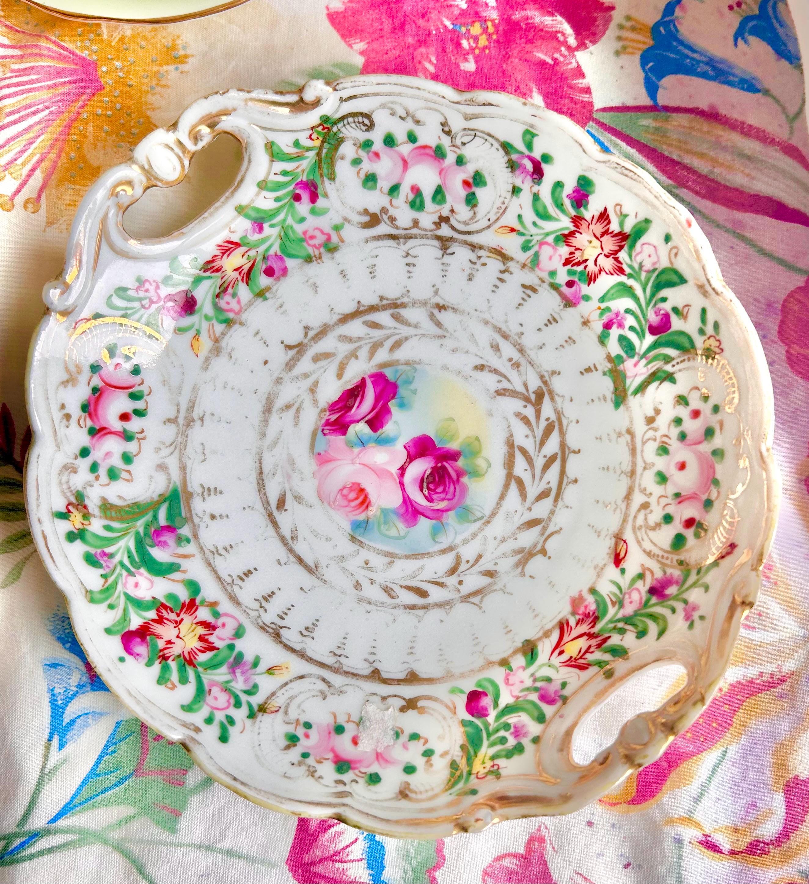 Vintage Floral Porcelain Bowl: Gold Trim, Hand-Painted Roses