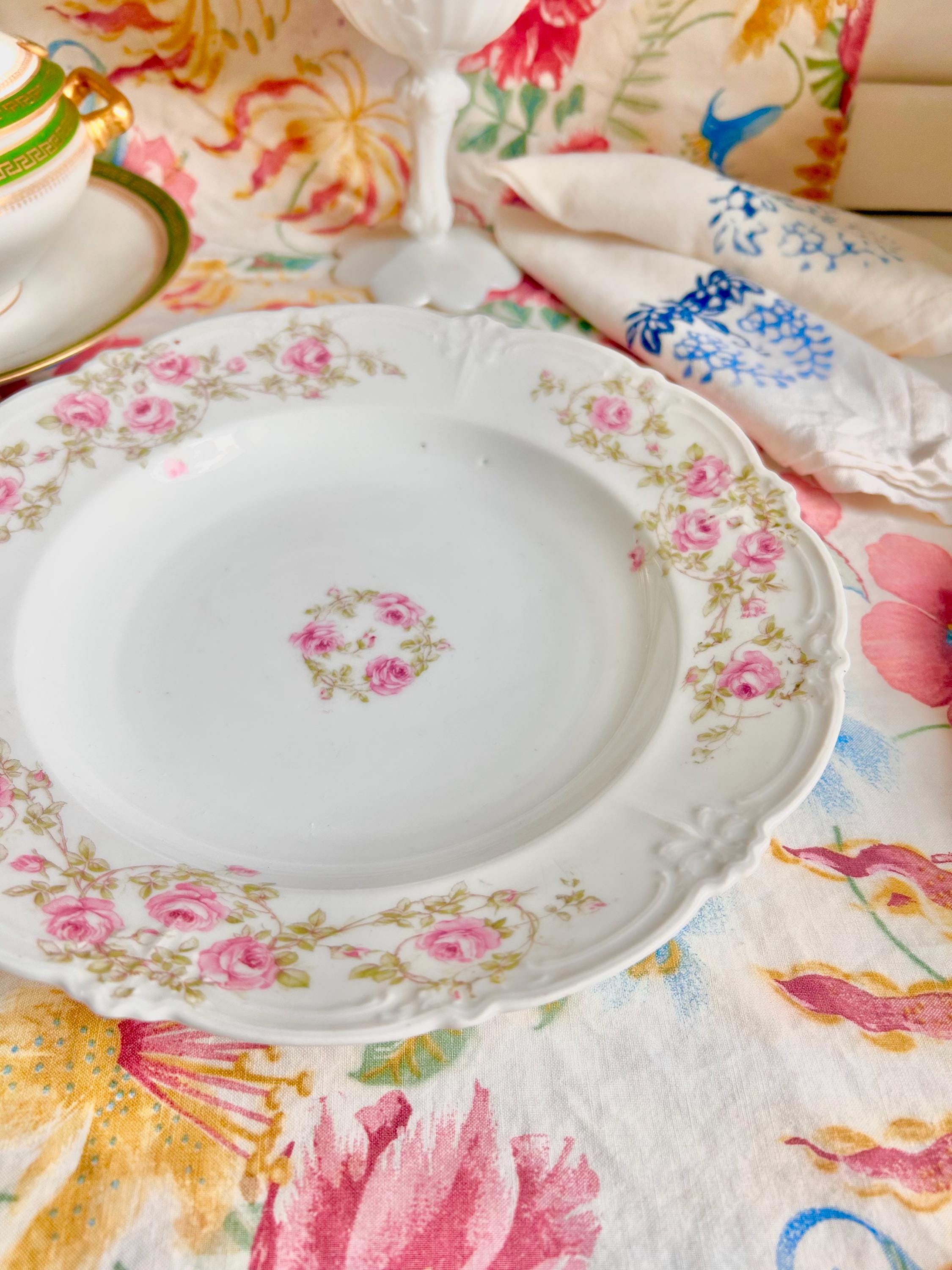 Vintage Bavarian Porcelain Bowl: Pink Roses Garland, Tirschenreuth Germany