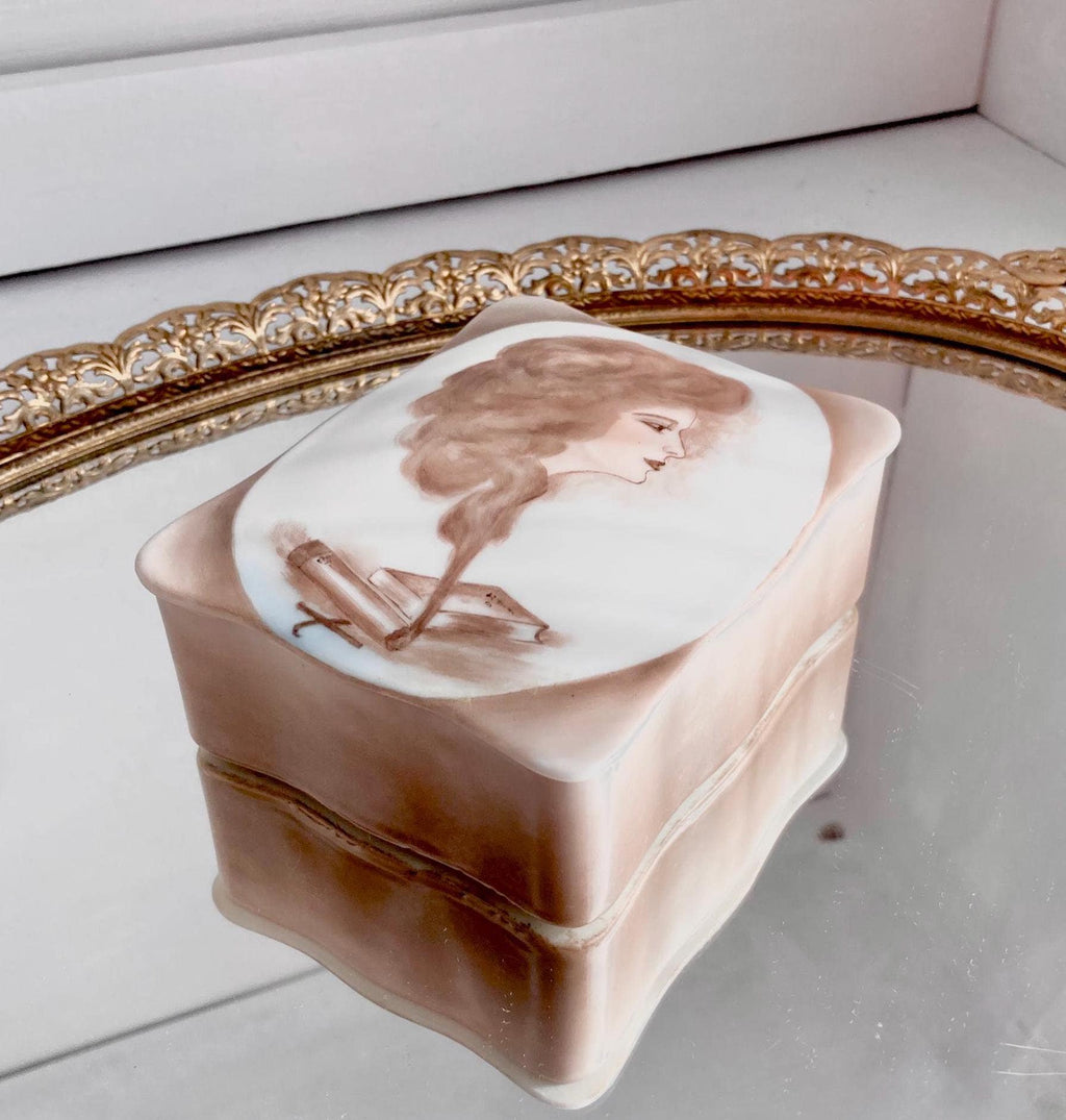 Vintage Hand-Painted Porcelain Jewelry Box: Lady Cameo Image