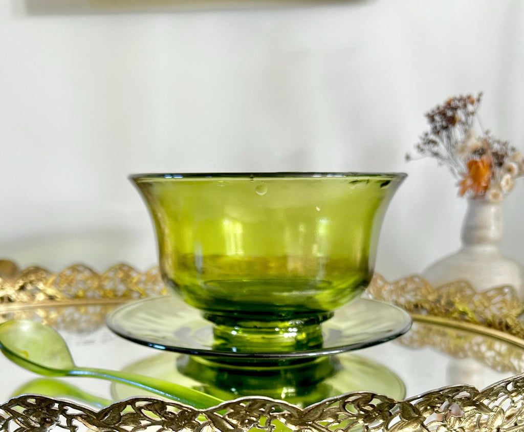 Vintage Indiana Glass Co Serving Bowl with Underplate and Spoon