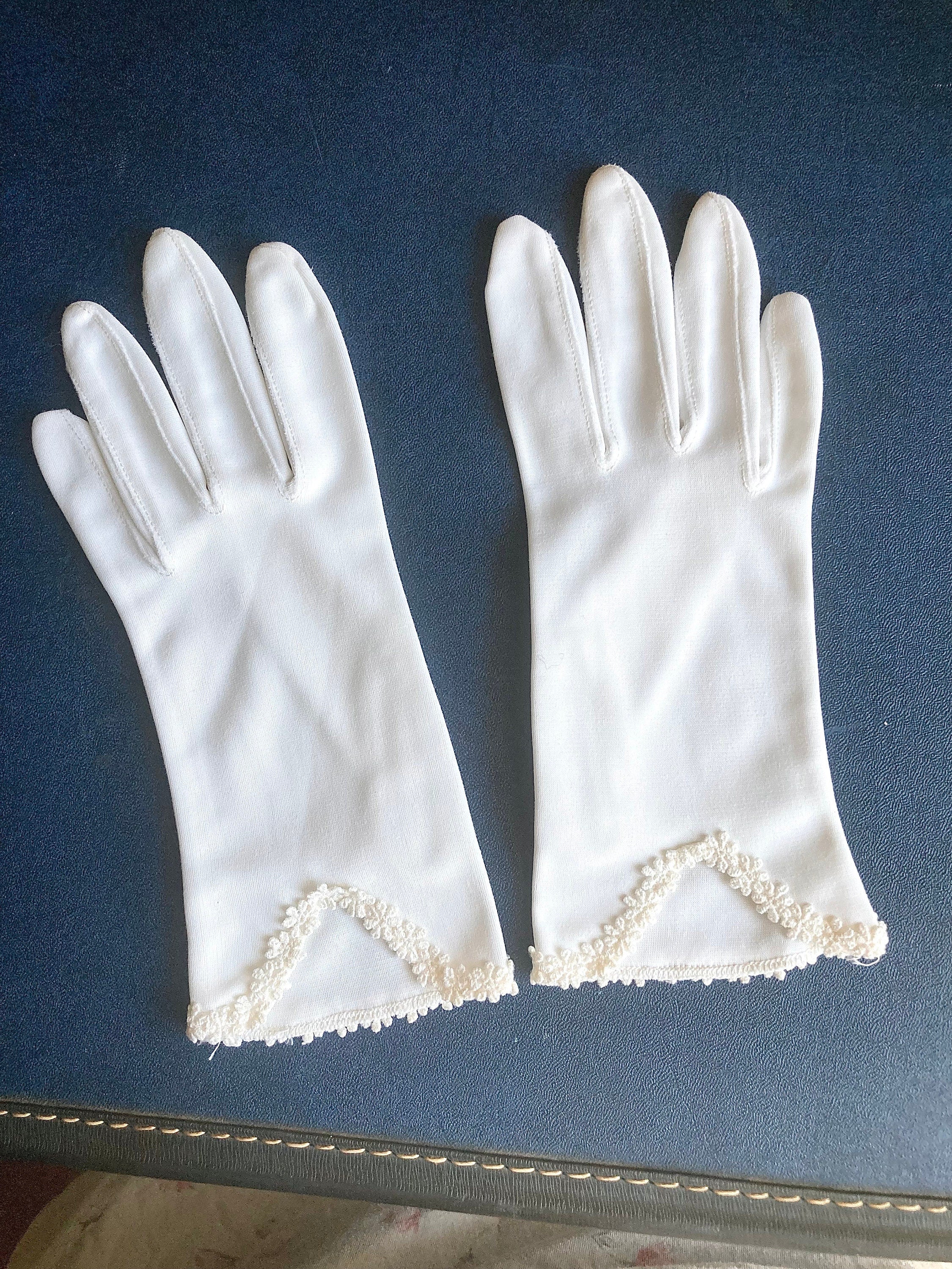 Vintage Ladies Gloves -White short - floral embroidery trim - made in USA Good Vtg. Condition