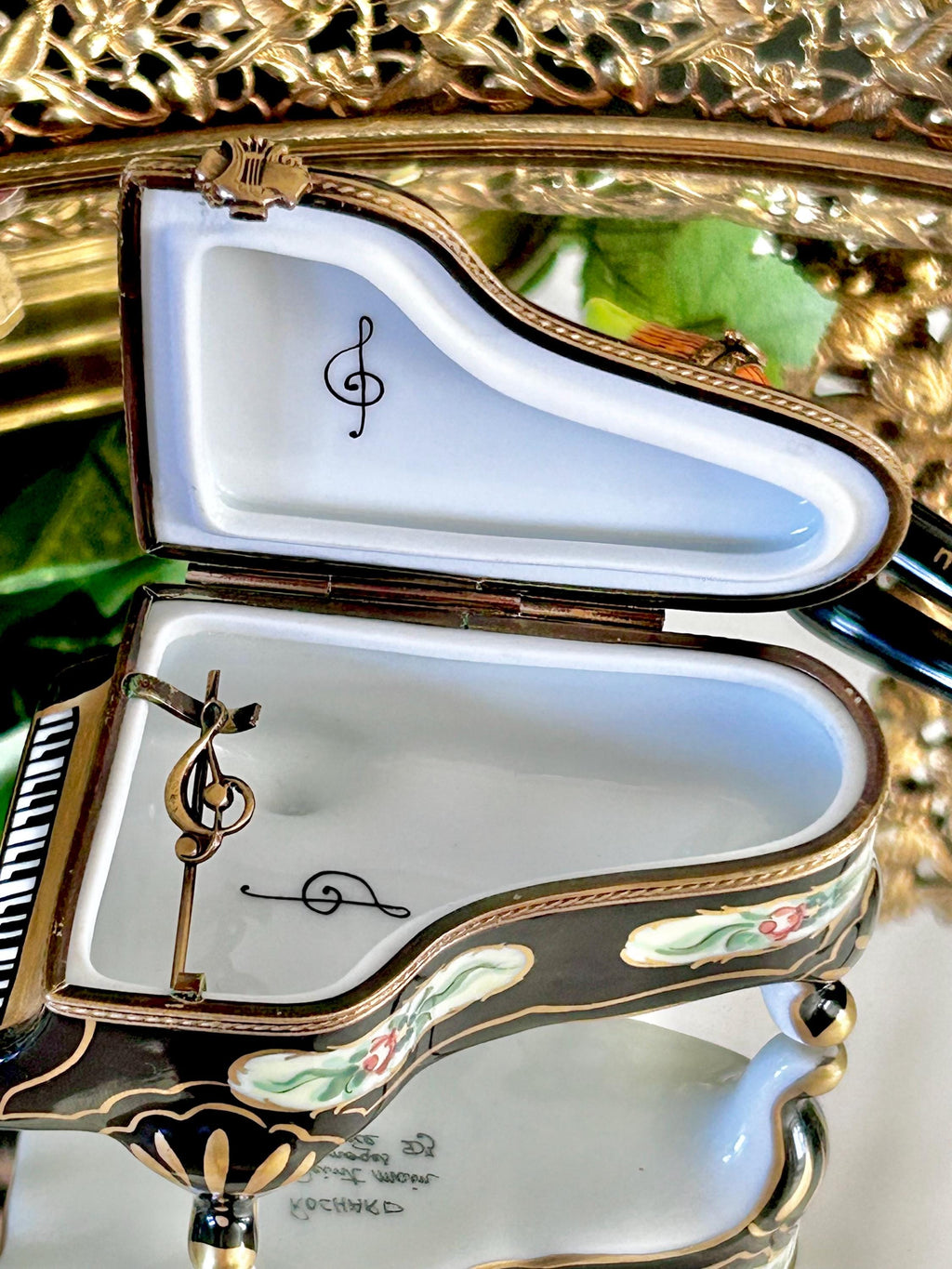 Vintage Limoges Peint Main Baby Grand Piano Small Porcelain Box