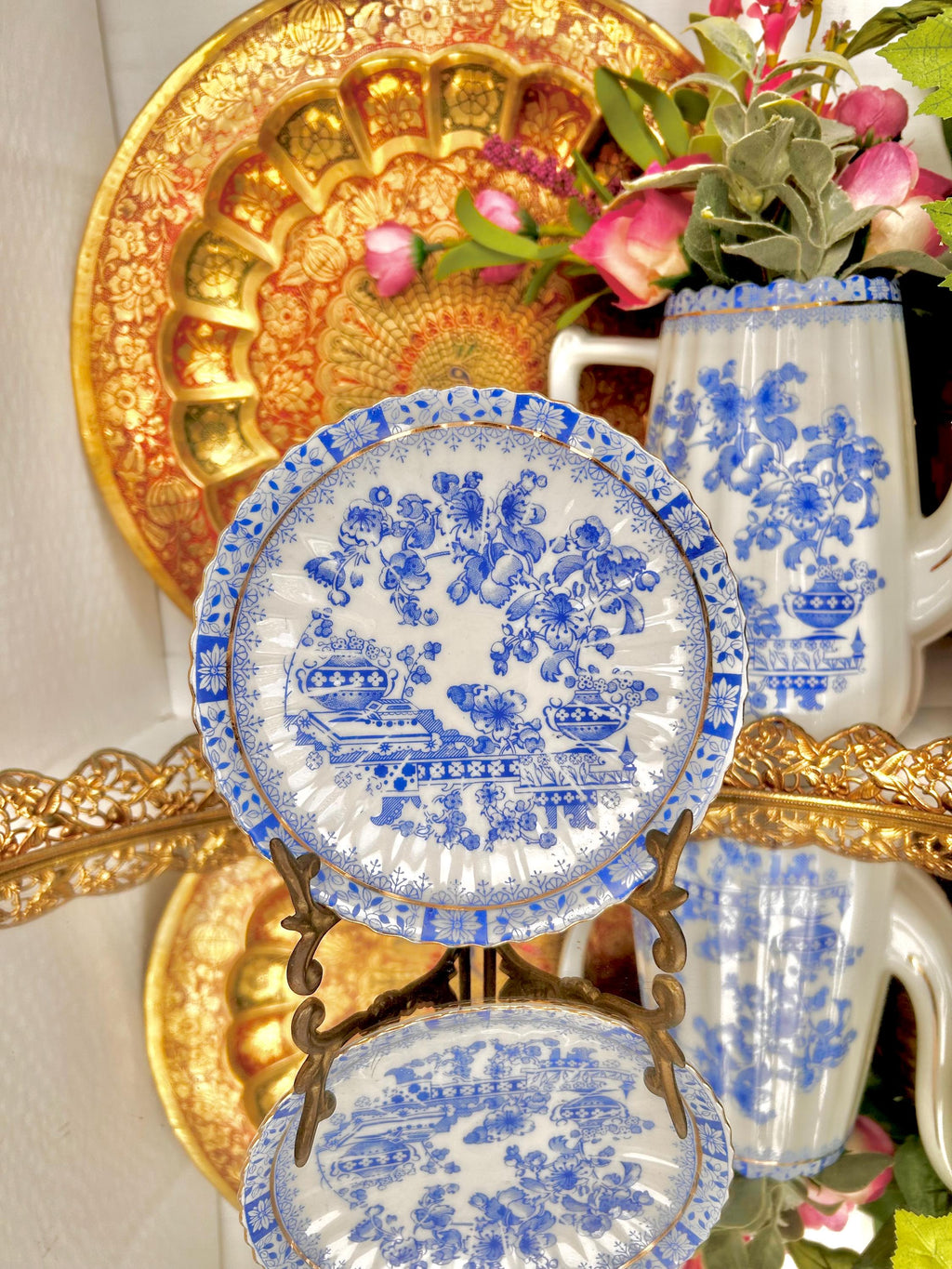 Vintage China-Blau Tea Set: Blue & White Bavarian China - Gilt Trim