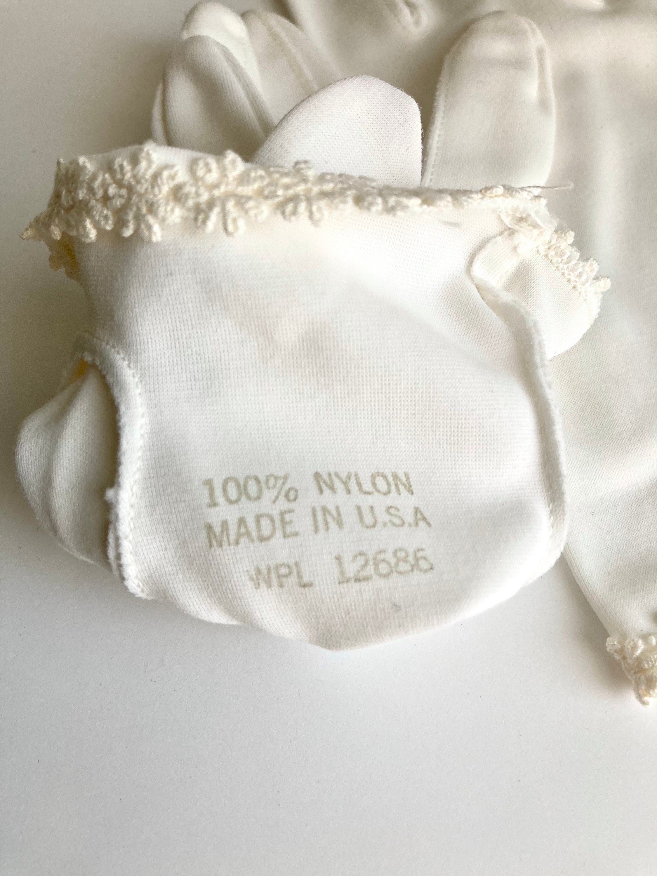 Vintage Ladies Gloves -White short - floral embroidery trim - made in USA Good Vtg. Condition